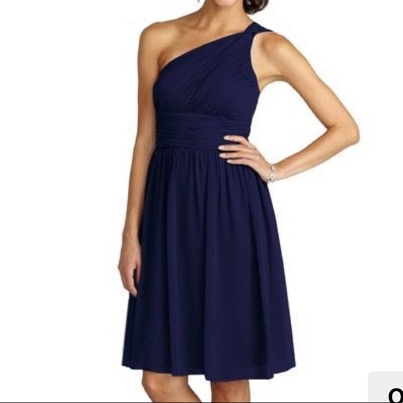 Donna Morgan Dresses & Skirts - Donna Morgan Rhea Chiffon one shoulder dress
